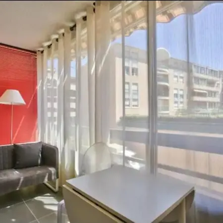 Spacieux 2 Pieces Proche De La Mer Hyper Centre Apartament